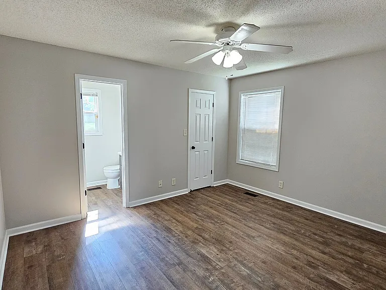 938 Lindsey Dr — Photo 6