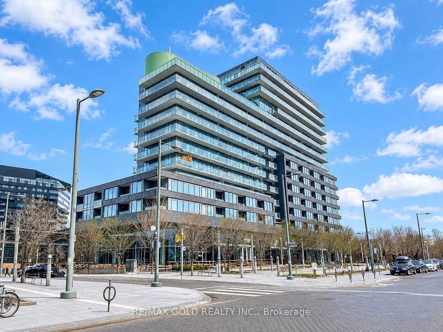 120 Bayview Ave — Photo 1