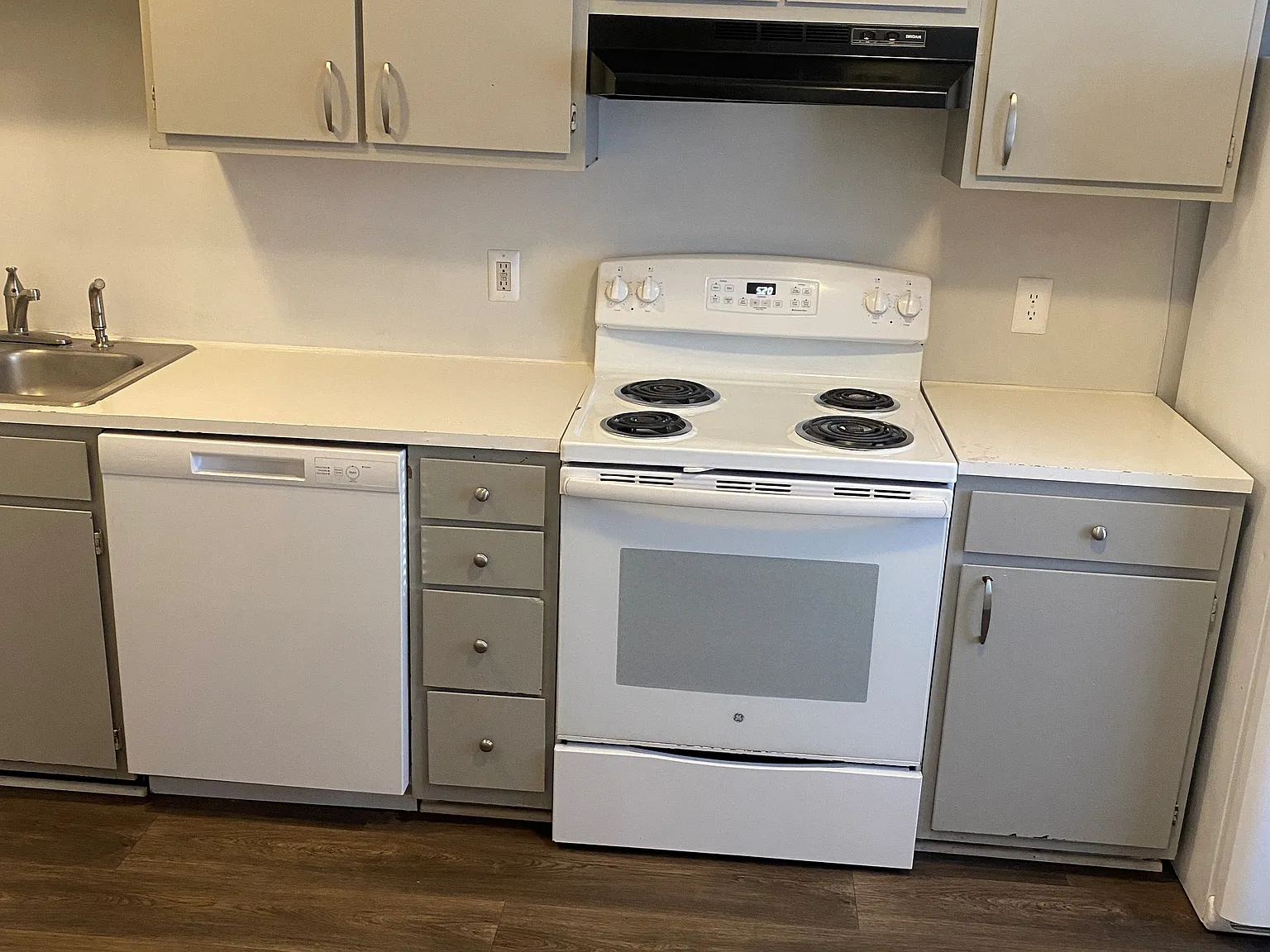 2 bed, 1.5 bath, 1416 sqft, $1,295 — Photo 3