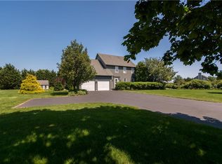 80 Lighthouse View Dr, Middletown, RI 02842