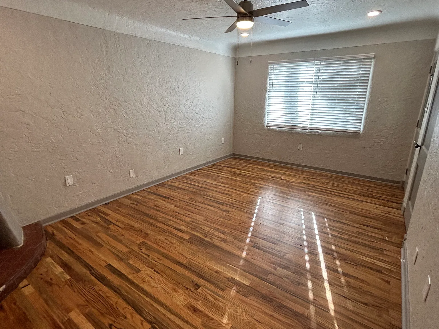 2 bed, 850 sqft, $1,695 — Photo 3