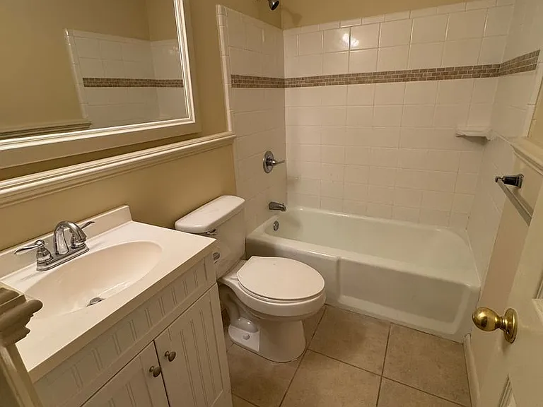 110 11th Ave NW — Photo 10