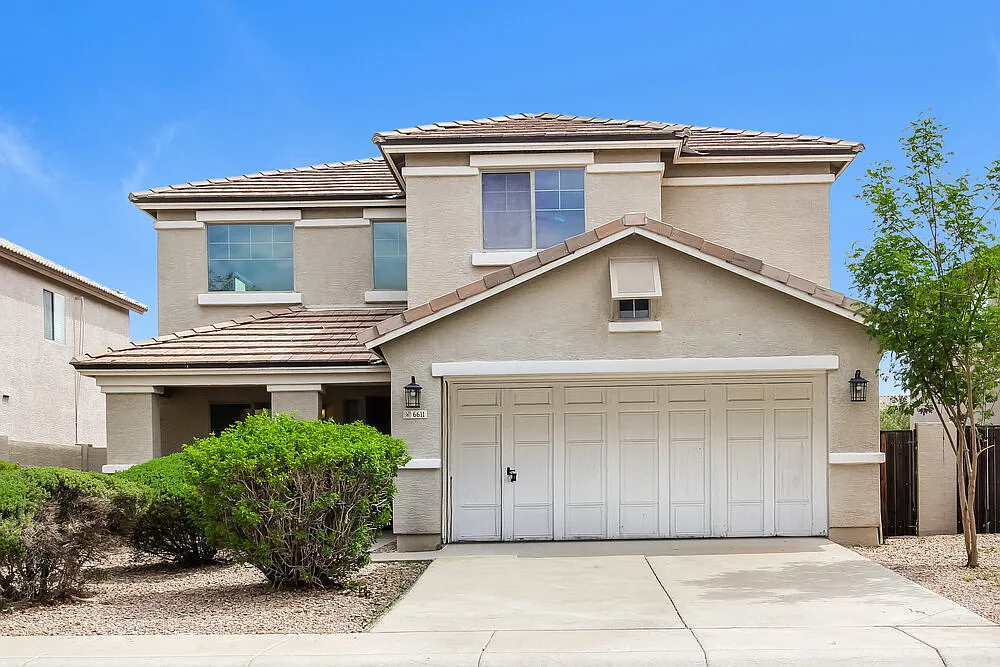 4 bed, 3.0 bath, 2328 sqft, $2,500 — Photo 1