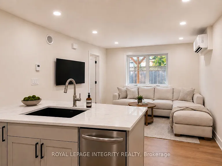374 Berkley Ave #B — Photo 8