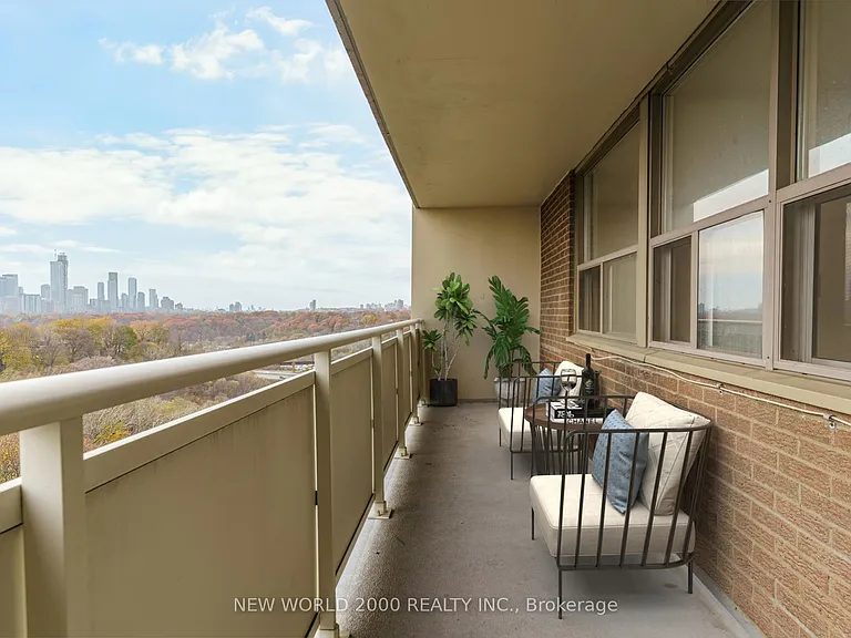 1010 Broadview Ave #Penthouse 5 — Photo 8