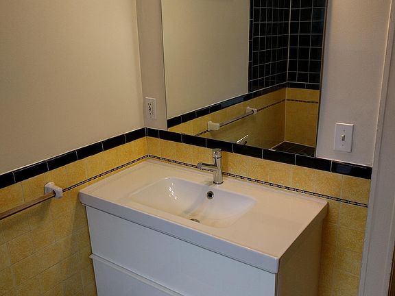 4th image of 480 E 300 S APT 4