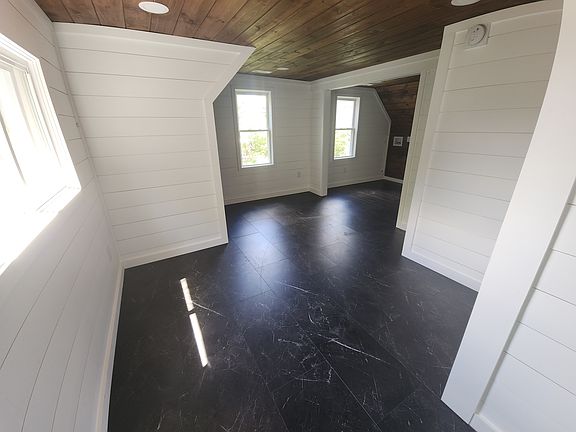 5th image of 121 E Churchwell Ave #C
