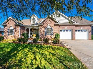 4968 Old River Dr, Hickory, NC 28602