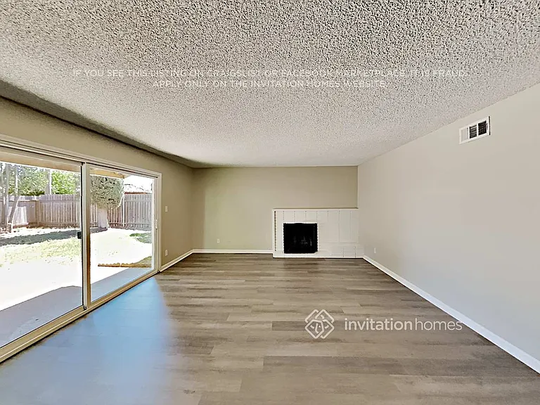 2501 Cordova Ln — Photo 3