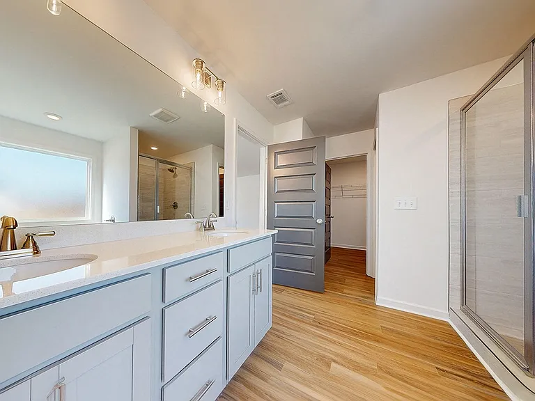 Quinn Residences at Dorchester Place — Photo 4