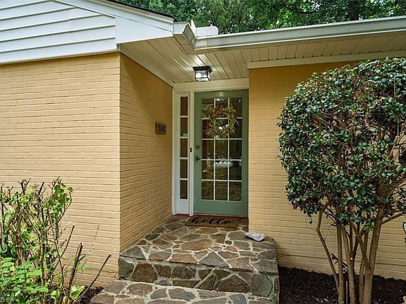5th image of 3142 Jones Dr