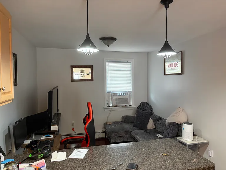 613 E 2nd St #2 — Photo 3