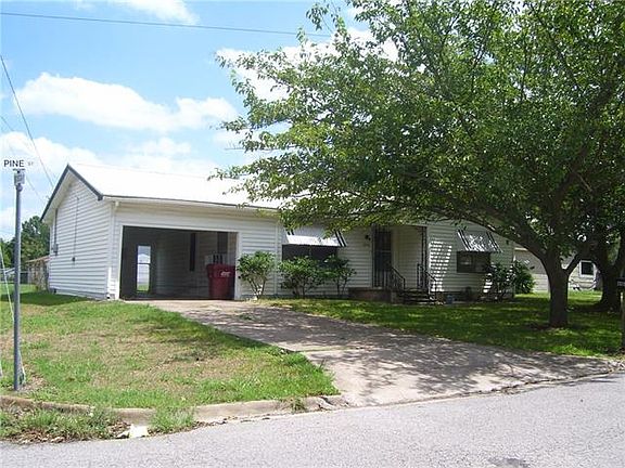 4th image of 1316 Pine St