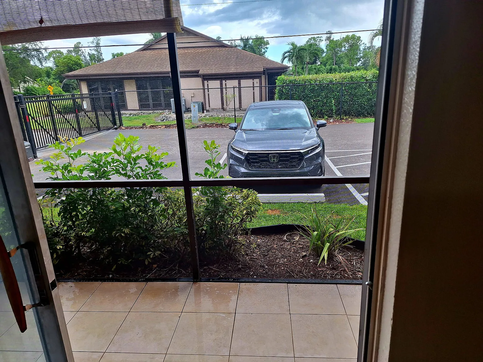 2 bed, 1100 sqft, $1,375 — Photo 2