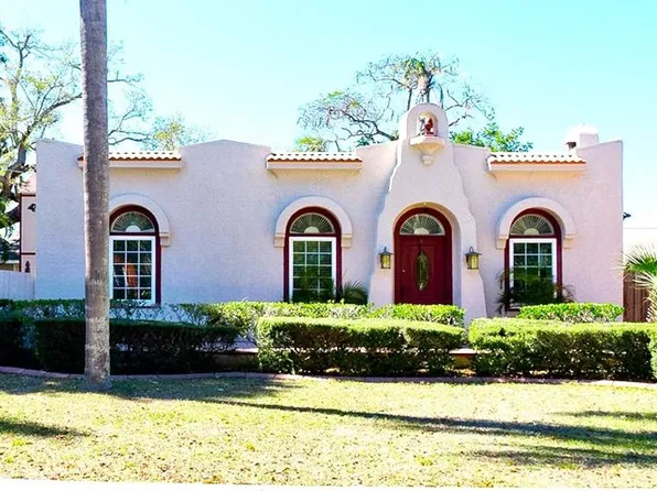 714 29th St W, Bradenton, FL 34205