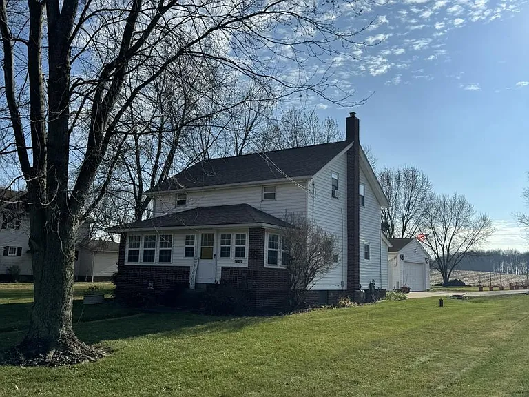 2592 Greensburg Rd — Photo 4