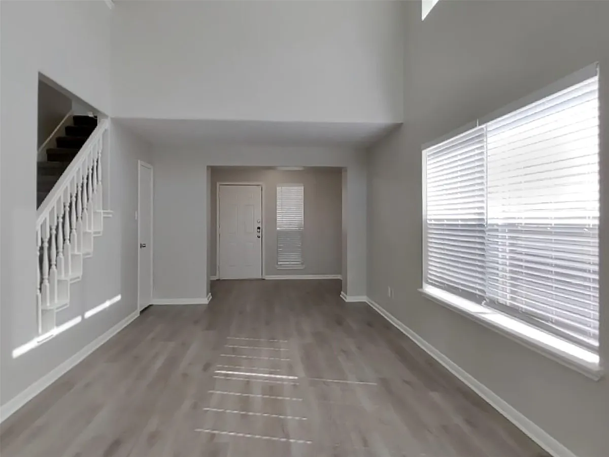 Building Photo - 14907 Englebrook Dr