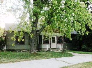 9455 Pine Ln, Kewaskum, WI 53040