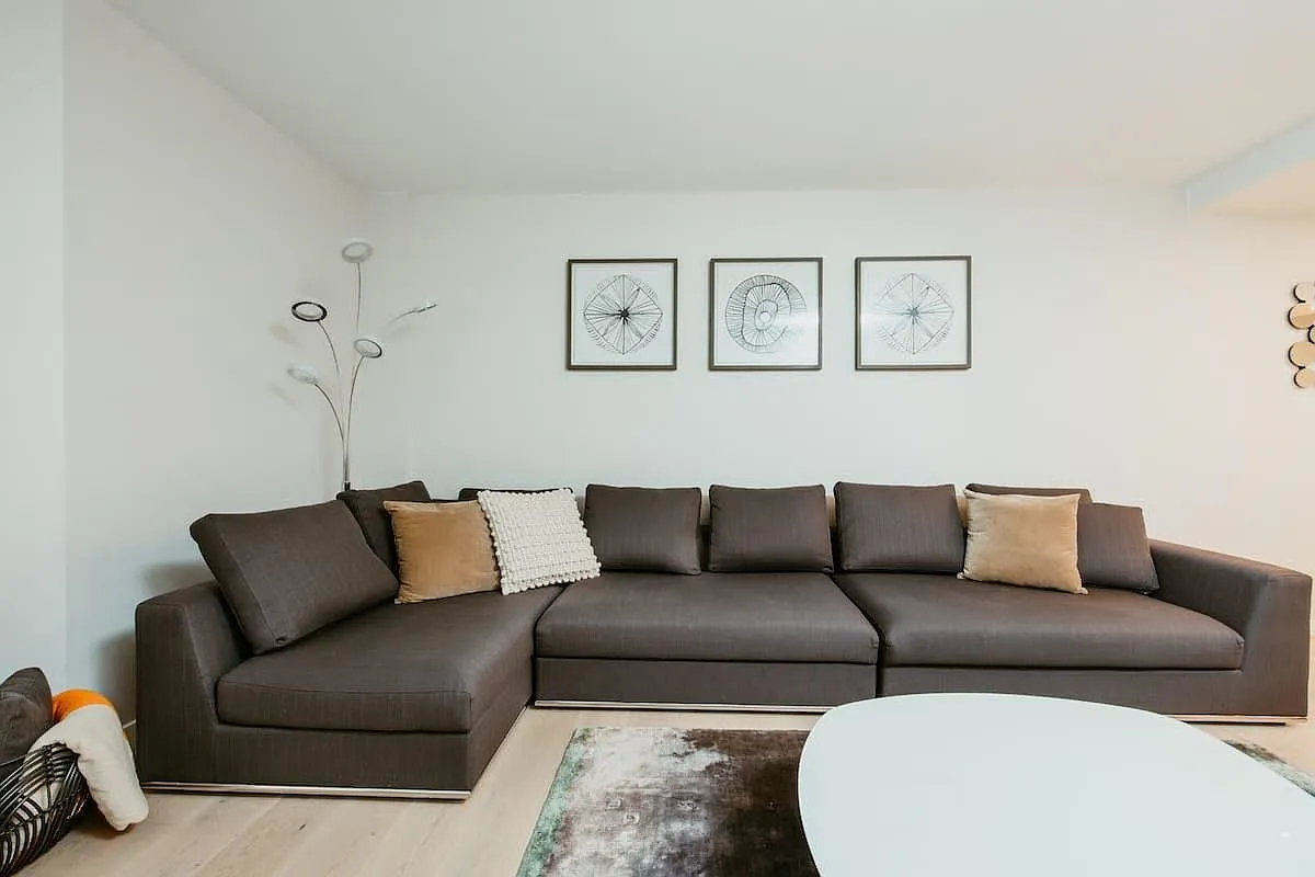 2 bed, 900 sqft, $3,550 — Photo 2