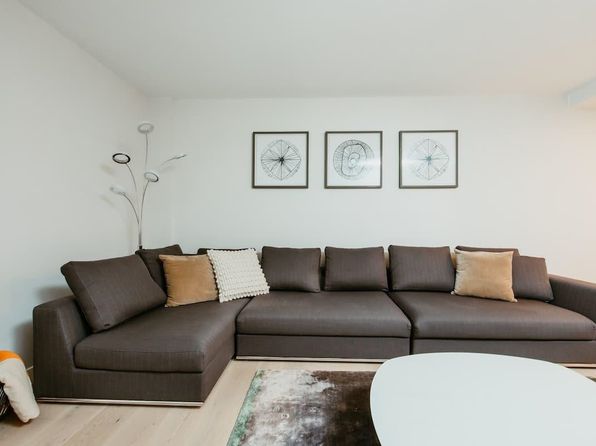 2 bedroom rental in Vancouver — photo 2