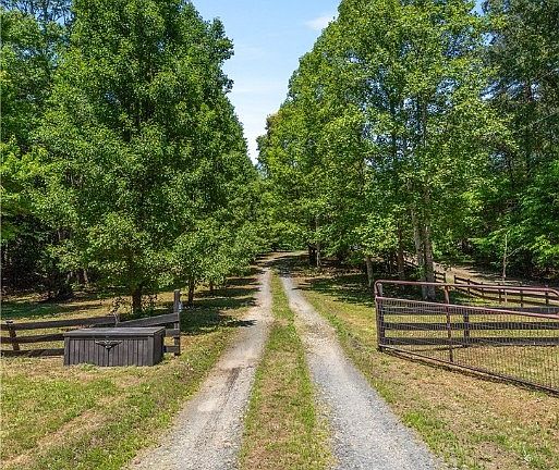 2nd image of 89 Johnson Station Rd