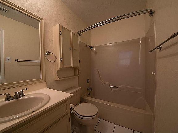 5th image of 9370 Landis Dr