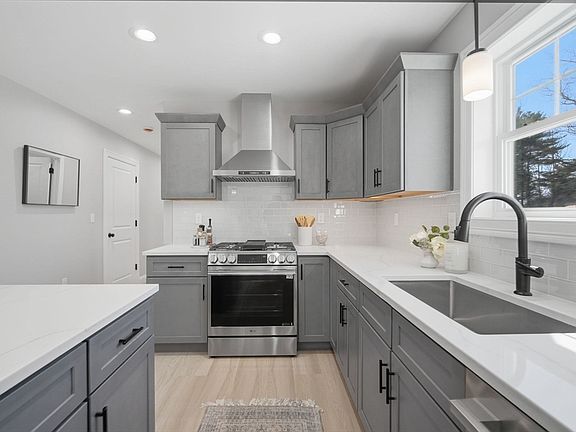 2nd image of 212 Montgomery Rd