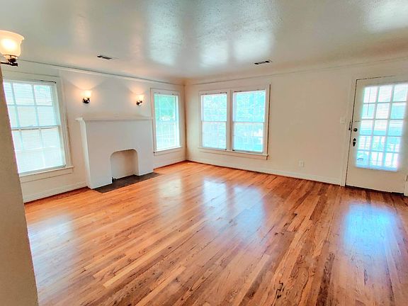 5th image of 5906 La Vista Dr