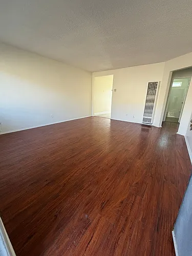 4502 Elizabeth St Photo 1