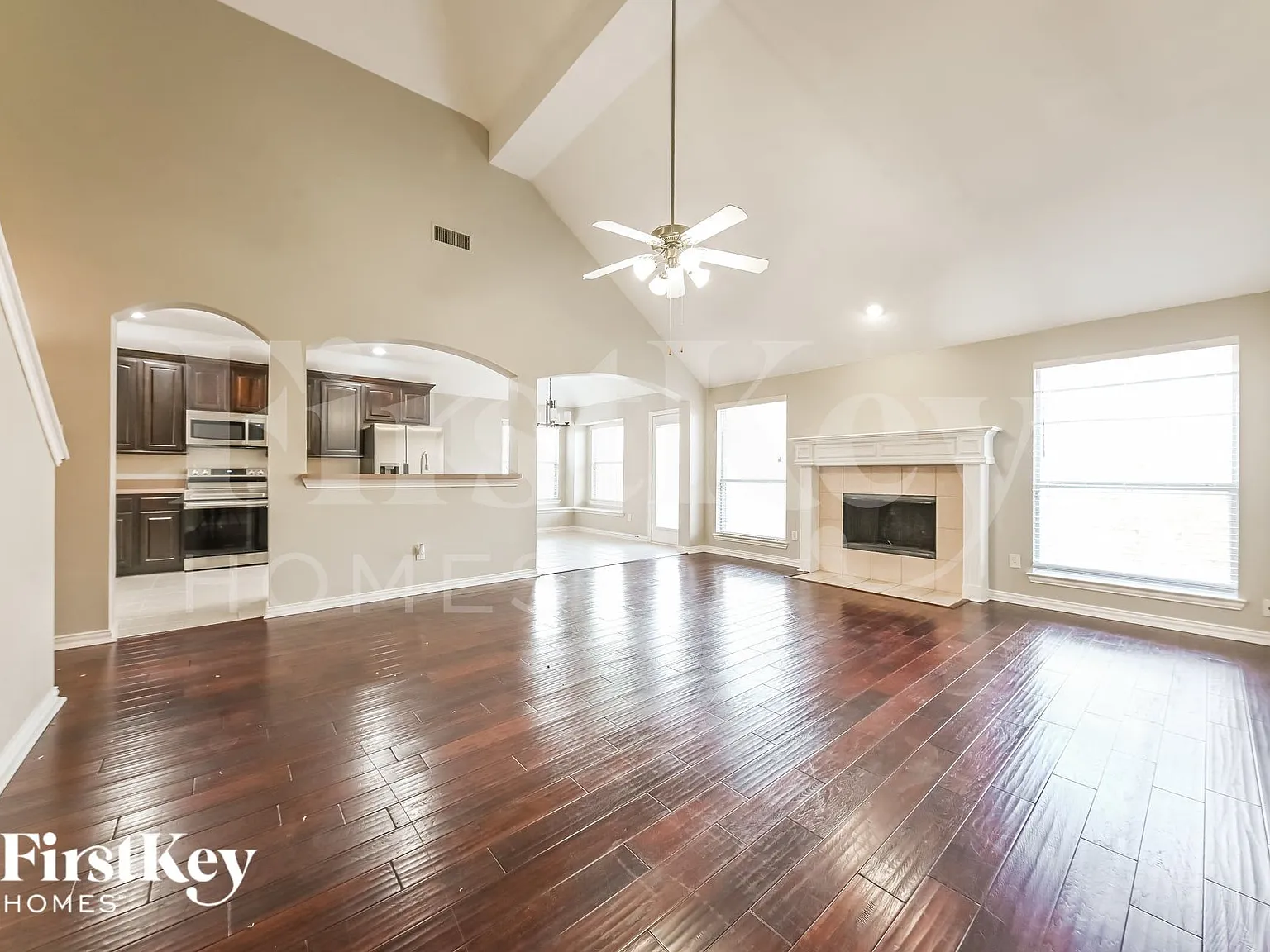 4 bed, 2.5 bath, 2709 sqft, $2,255 — Photo 3