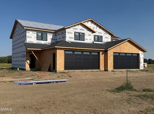 3521 Boston Dr, Bismarck, ND 58504