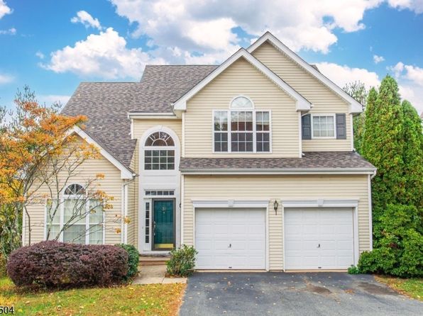 36 Winding Hill Dr