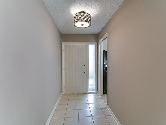 3rd image of 2214 Woodland Park Dr