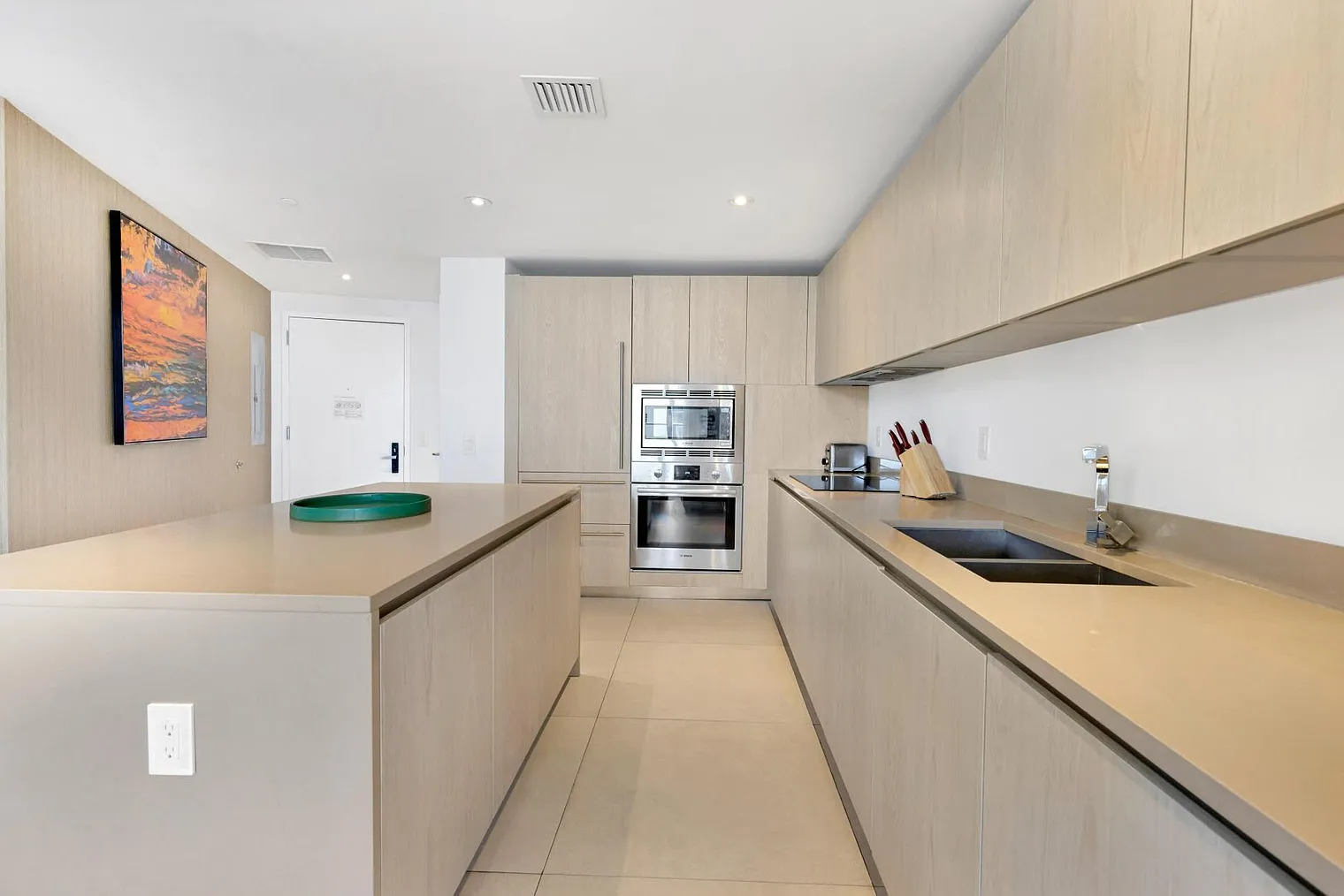 1 bed, 1.0 bath, 871 sqft, $4,780 — Photo 4