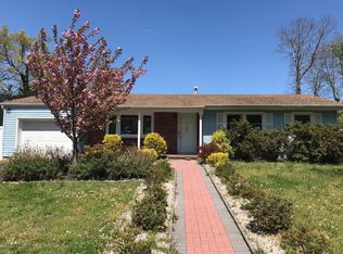 332 Suburban Dr, Toms River, NJ