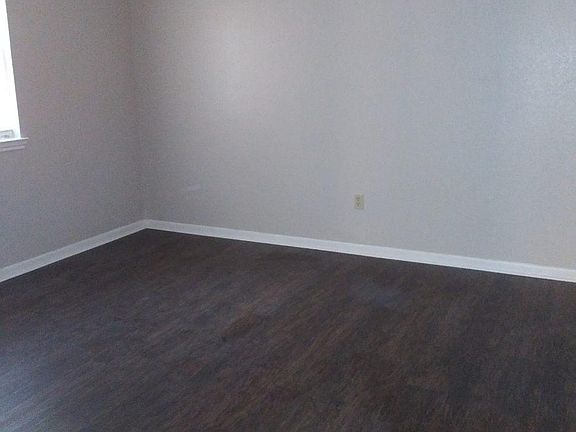 5th image of 518 E Cypress St #9