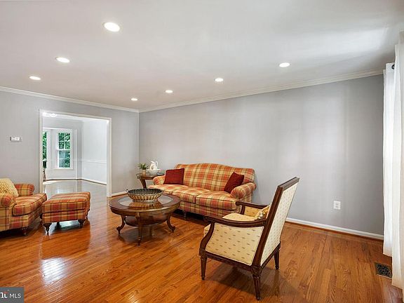 5th image of 15531 Barrington Pl