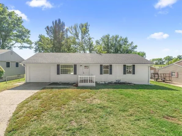 4702 Schoolside Ln, Saint Joseph, MO 64503
