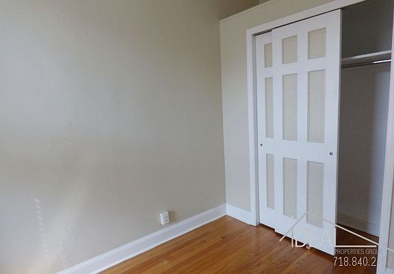 4th image of 519 Henry St
