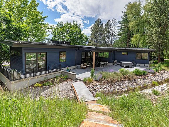 3rd image of 4716 Aspen Dr