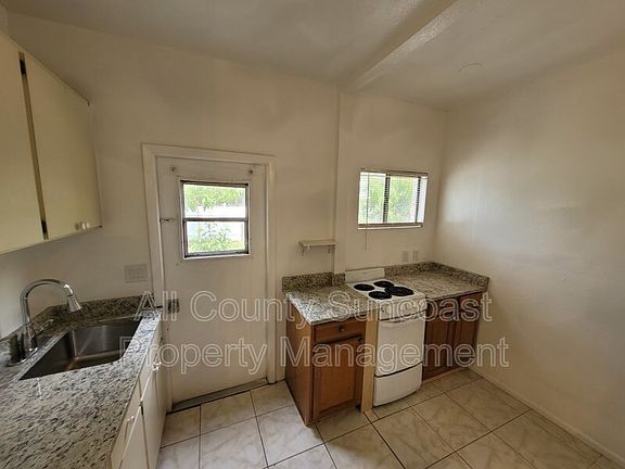 5th image of 4527B 44th Way N