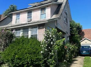 87 Roosevelt Pl, Mineola, NY 11501