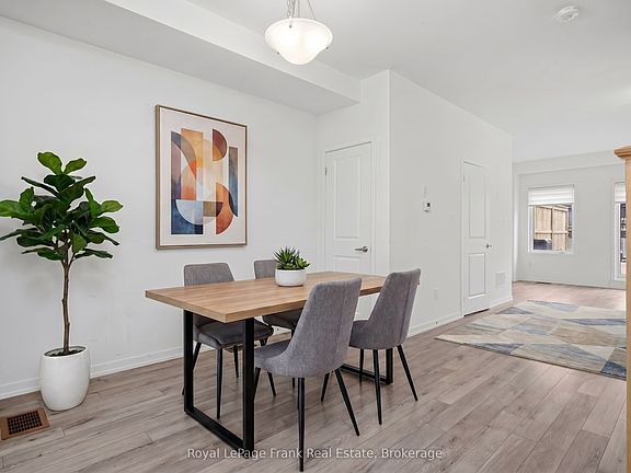 5th image of 36 Bateson St