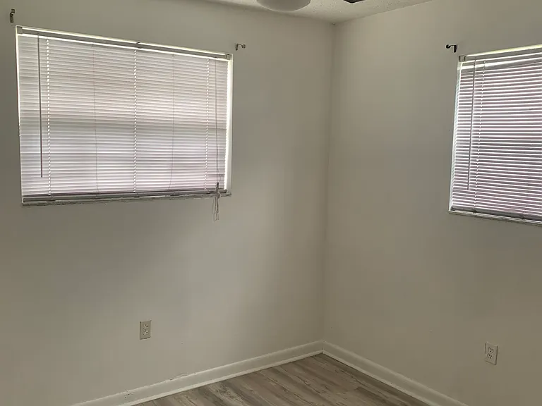 15501 NW Railroad Dr — Photo 3