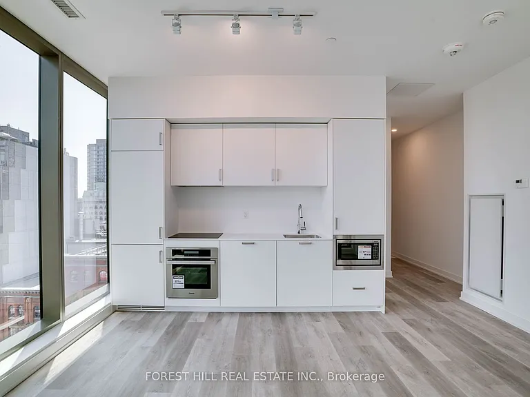 88 Queen St E #702 — Photo 4