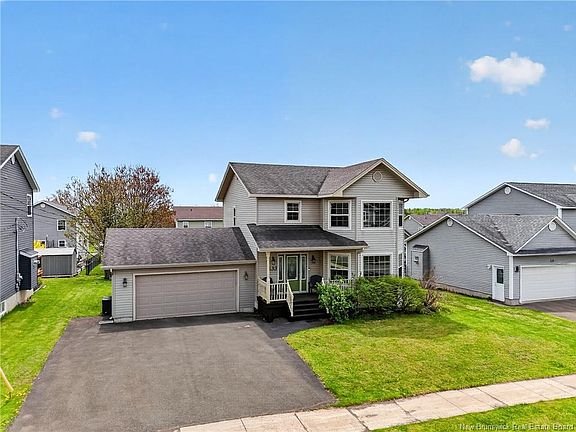 3rd image of 533 Evergreen Dr