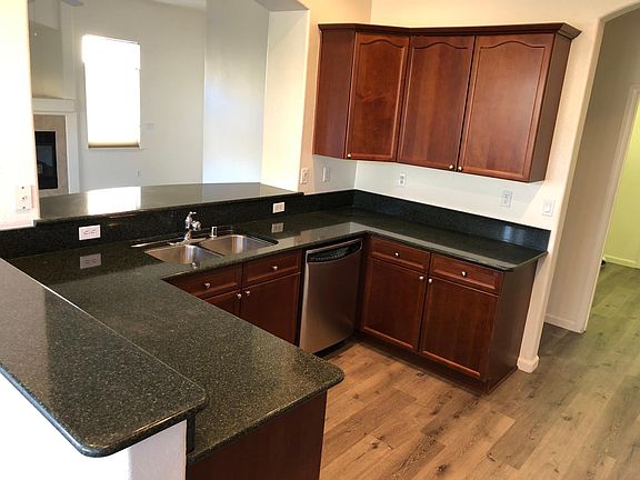 3rd image of 2595 Perryville Dr