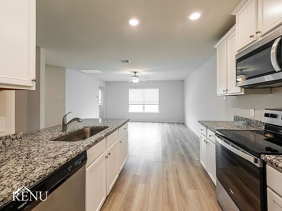3rd image of 25353 Cypress Bend Dr