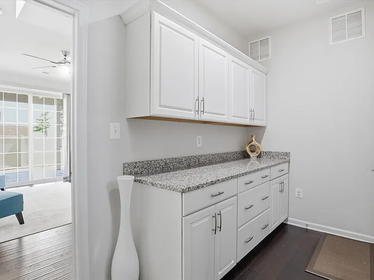 23755 Hopewell Manor Ter — Photo 22
