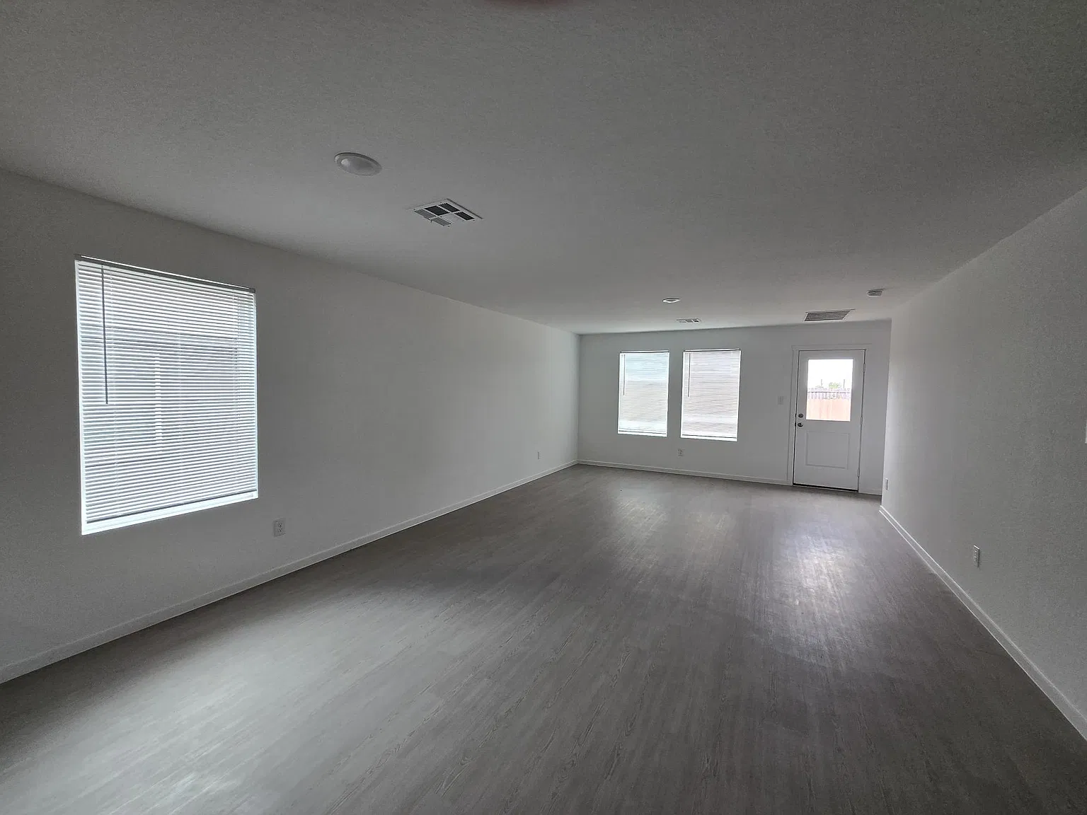 4 bed, 1885 sqft, $1,775 — Photo 2